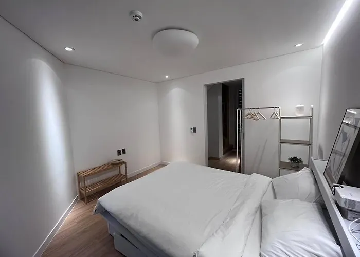 Casa vacanze Cozy/broadcasting/architecture Award/room5toilet4 *